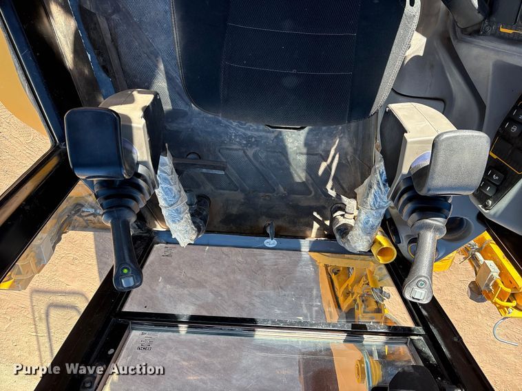 image for item EF6219 2016 JCB 3CX 12L4WS backhoe