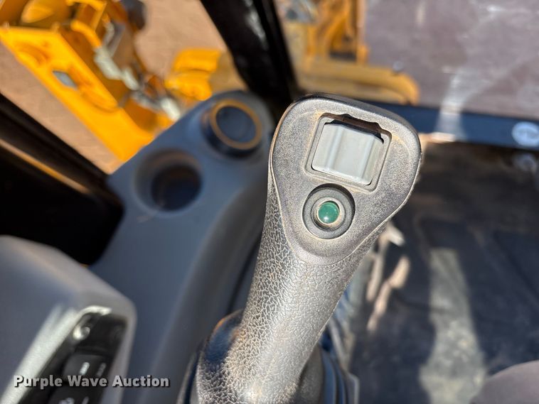 image for item EF6219 2016 JCB 3CX 12L4WS backhoe