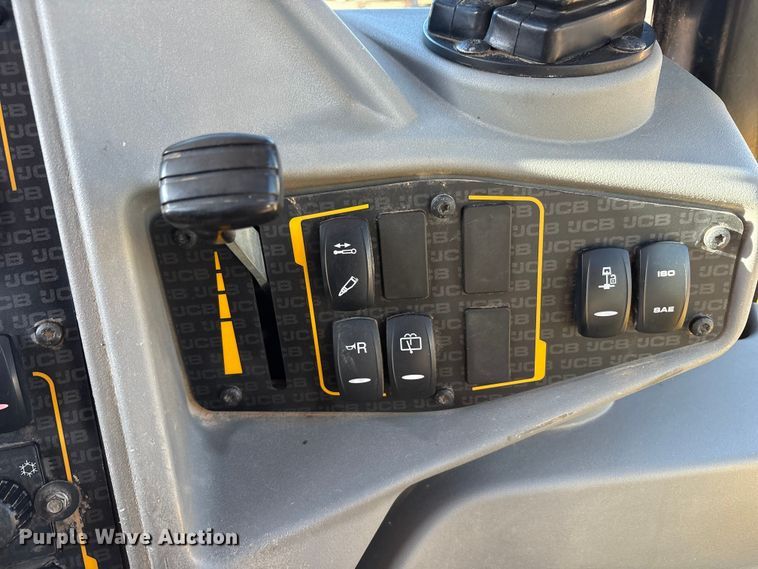 image for item EF6219 2016 JCB 3CX 12L4WS backhoe