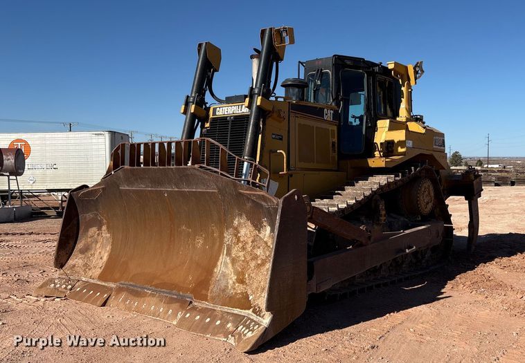 image for item EF6236 2001 Caterpillar D8R dozer