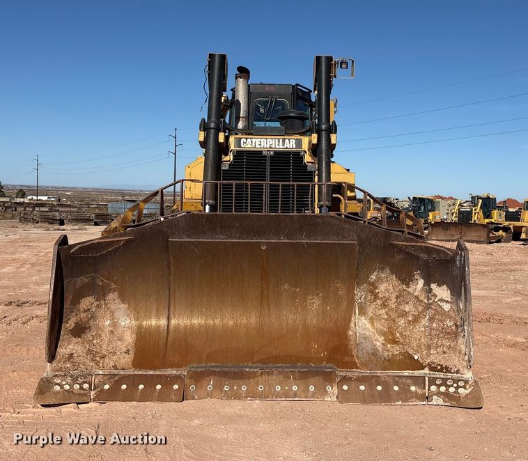 image for item EF6236 2001 Caterpillar D8R dozer