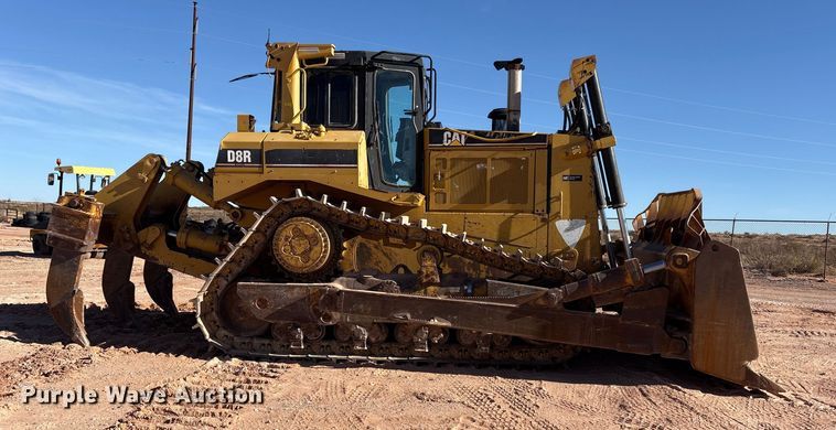 image for item EF6236 2001 Caterpillar D8R dozer
