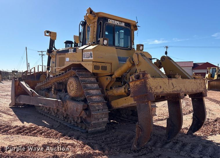 image for item EF6236 2001 Caterpillar D8R dozer