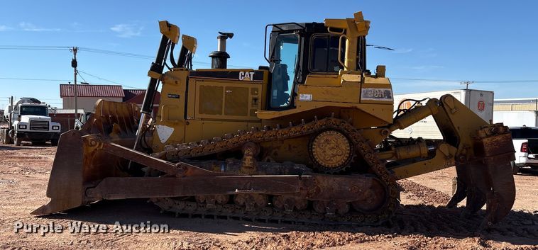 image for item EF6236 2001 Caterpillar D8R dozer
