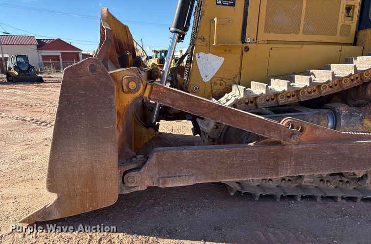 image for item EF6236 2001 Caterpillar D8R dozer