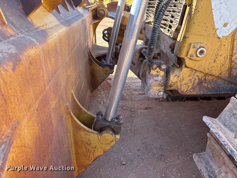 image for item EF6236 2001 Caterpillar D8R dozer