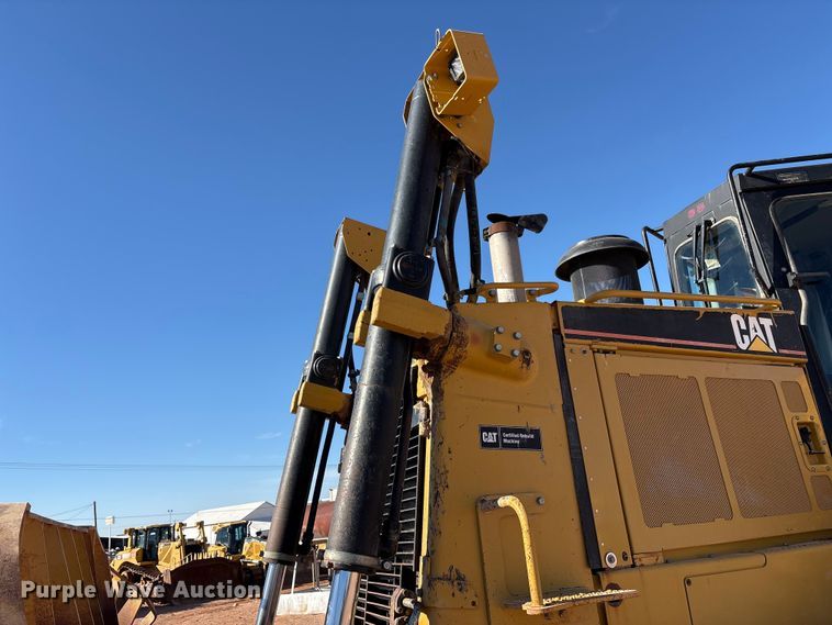 image for item EF6236 2001 Caterpillar D8R dozer