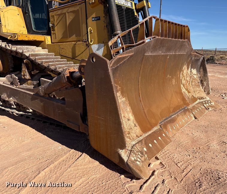 image for item EF6236 2001 Caterpillar D8R dozer