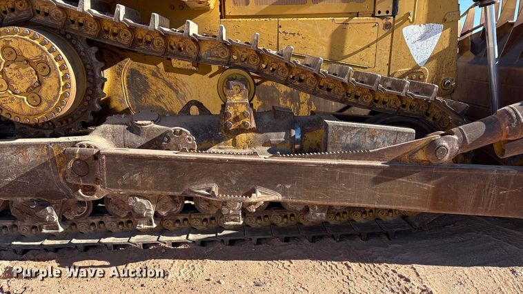 image for item EF6236 2001 Caterpillar D8R dozer