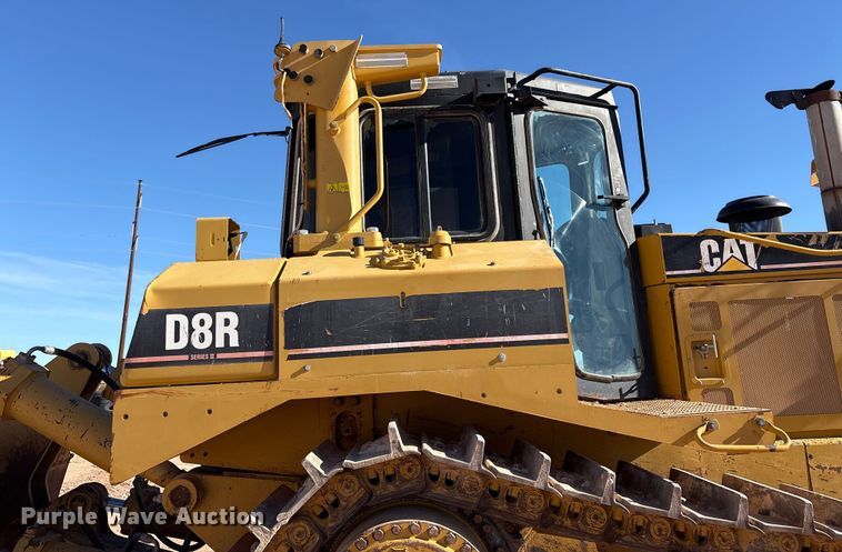 image for item EF6236 2001 Caterpillar D8R dozer
