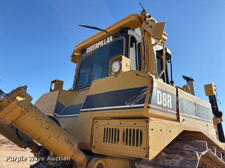 image for item EF6236 2001 Caterpillar D8R dozer