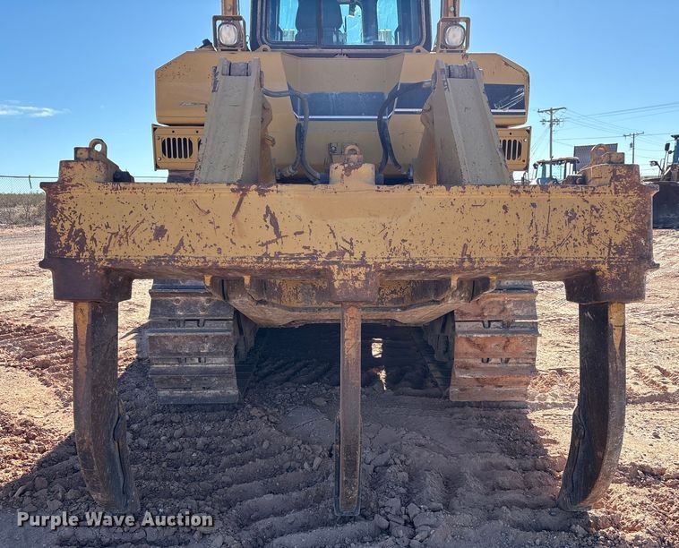 image for item EF6236 2001 Caterpillar D8R dozer