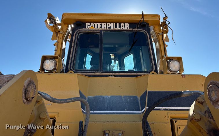 image for item EF6236 2001 Caterpillar D8R dozer