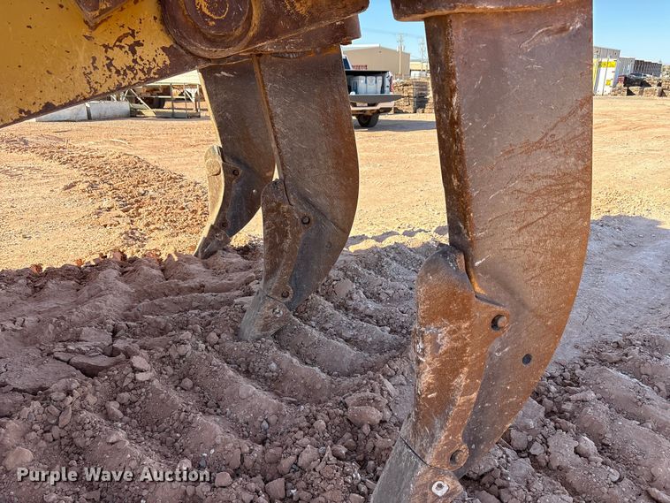 image for item EF6236 2001 Caterpillar D8R dozer