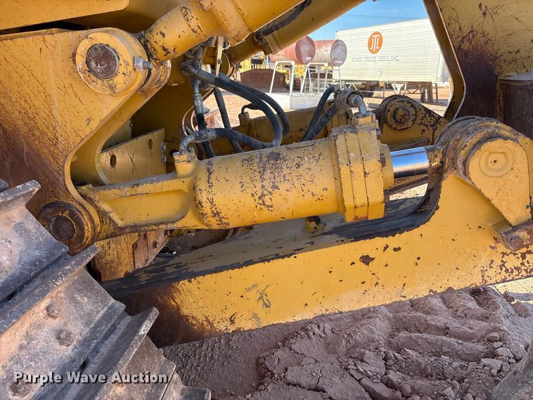 image for item EF6236 2001 Caterpillar D8R dozer