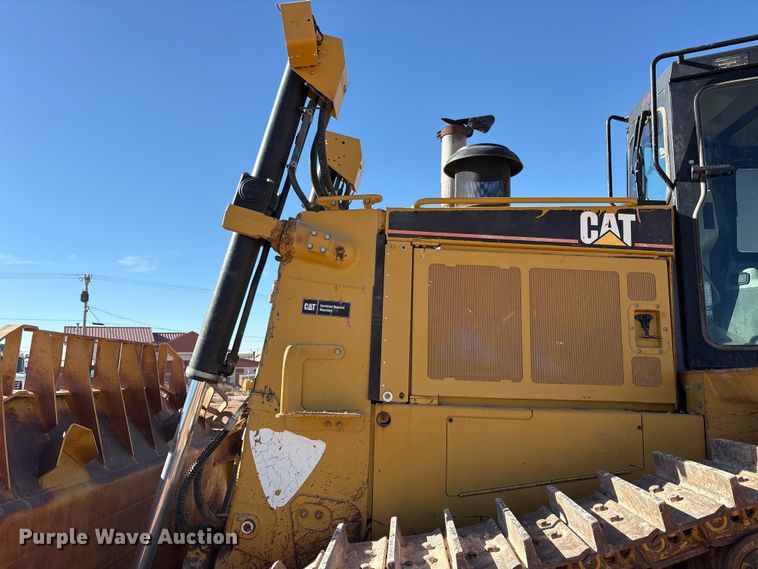 image for item EF6236 2001 Caterpillar D8R dozer