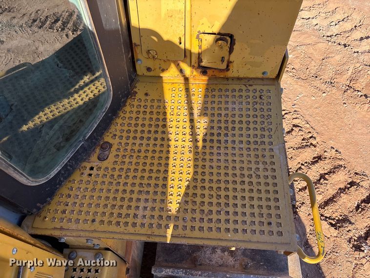 image for item EF6236 2001 Caterpillar D8R dozer