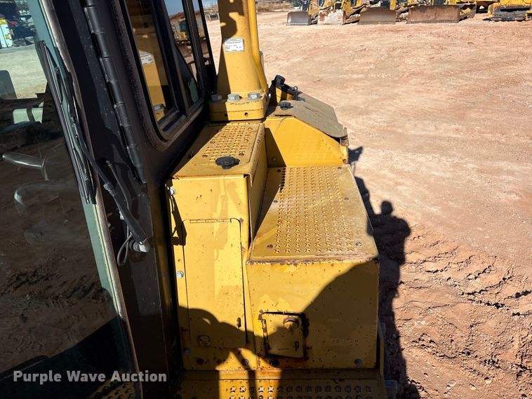 image for item EF6236 2001 Caterpillar D8R dozer