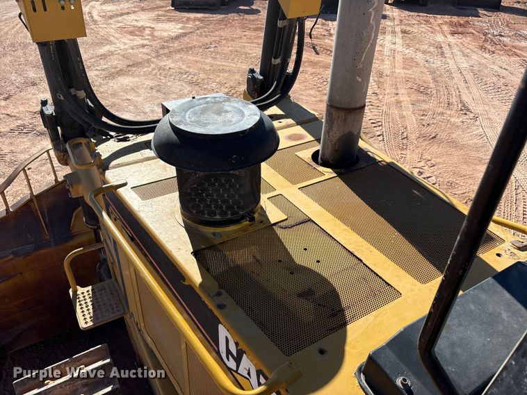 image for item EF6236 2001 Caterpillar D8R dozer