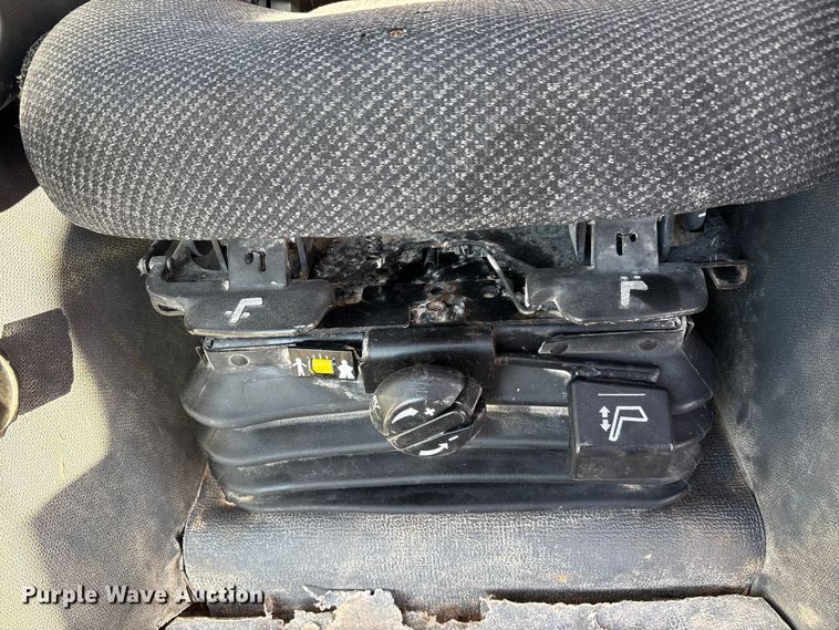 image for item EF6236 2001 Caterpillar D8R dozer