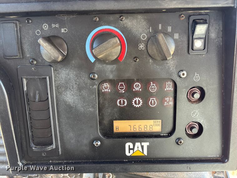 image for item EF6236 2001 Caterpillar D8R dozer