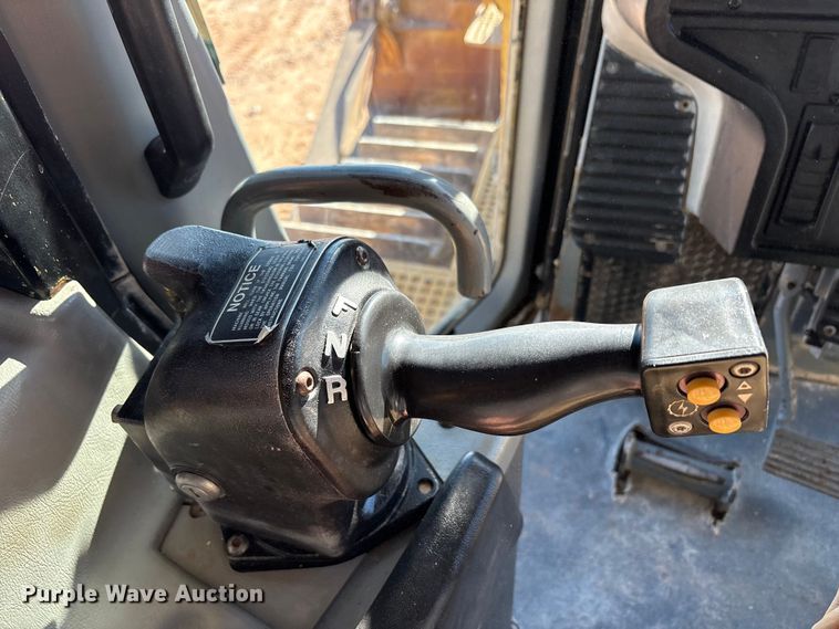 image for item EF6236 2001 Caterpillar D8R dozer