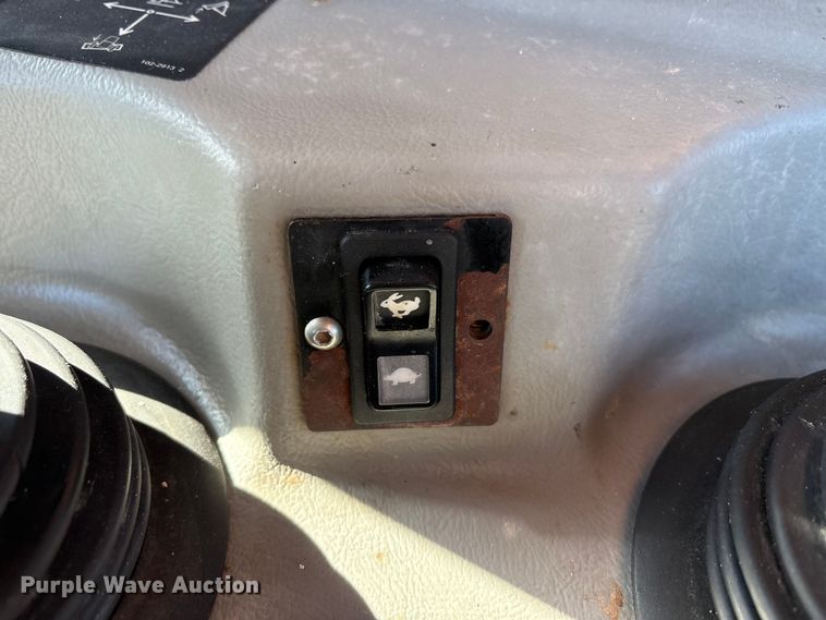 image for item EF6236 2001 Caterpillar D8R dozer