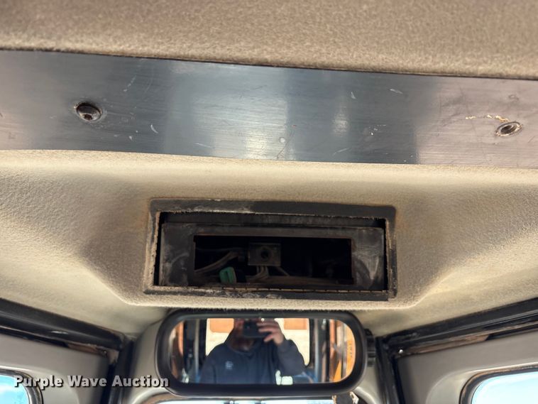 image for item EF6236 2001 Caterpillar D8R dozer