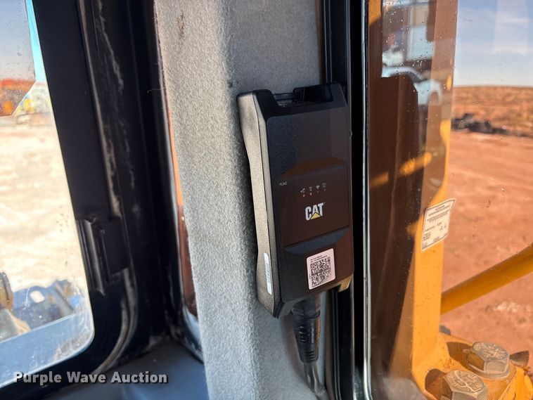 image for item EF6236 2001 Caterpillar D8R dozer