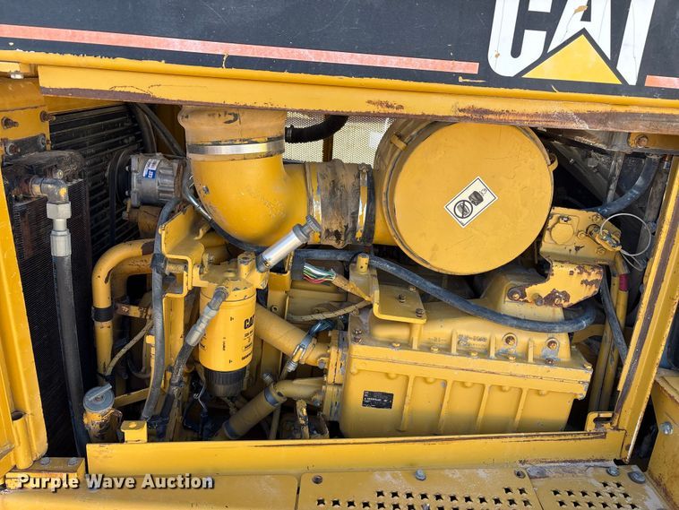image for item EF6236 2001 Caterpillar D8R dozer