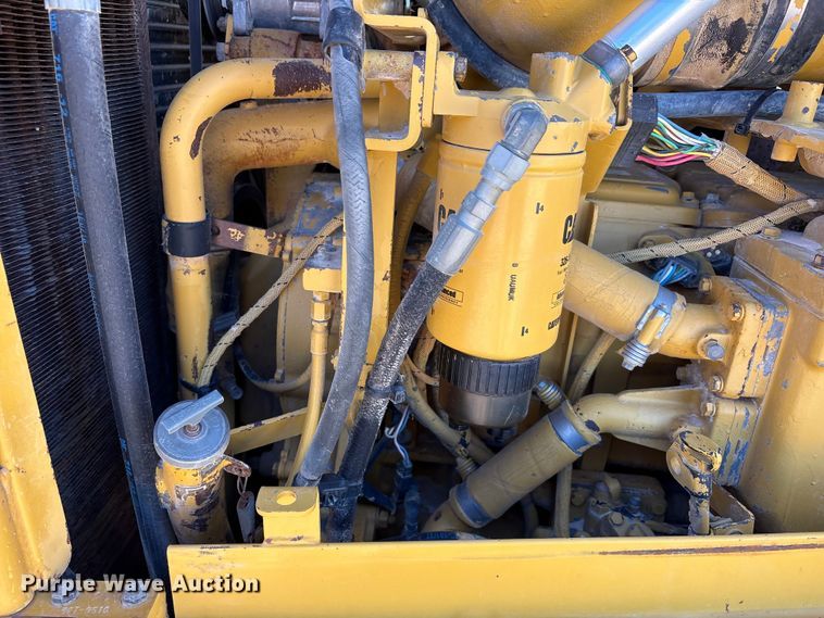 image for item EF6236 2001 Caterpillar D8R dozer
