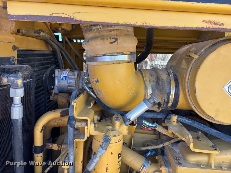 image for item EF6236 2001 Caterpillar D8R dozer