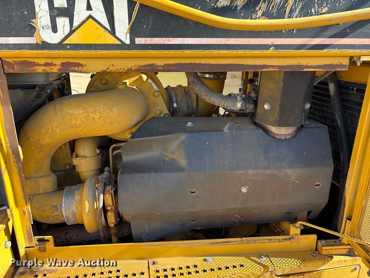 image for item EF6236 2001 Caterpillar D8R dozer