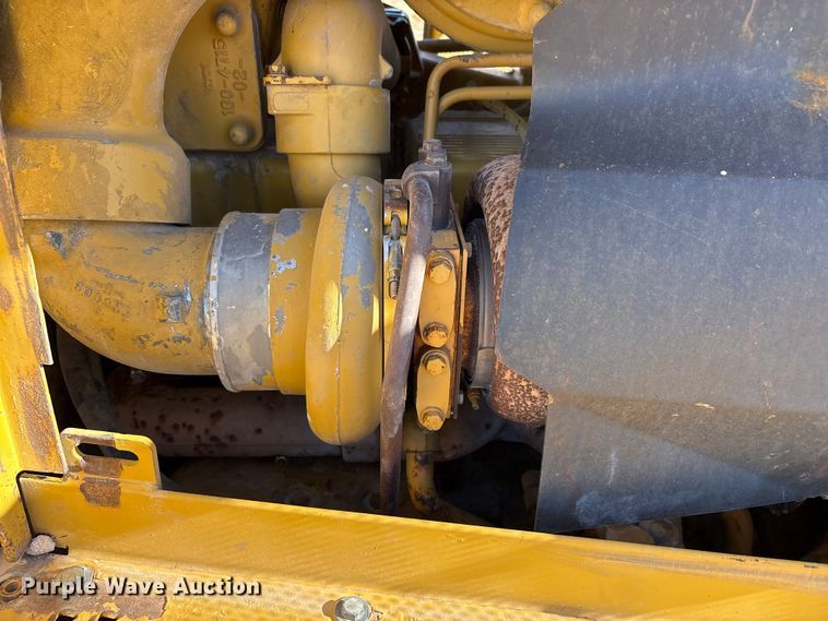 image for item EF6236 2001 Caterpillar D8R dozer