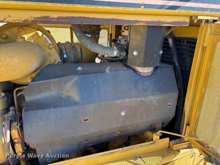image for item EF6236 2001 Caterpillar D8R dozer