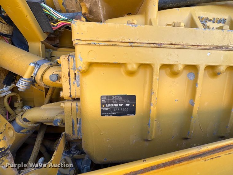 image for item EF6236 2001 Caterpillar D8R dozer