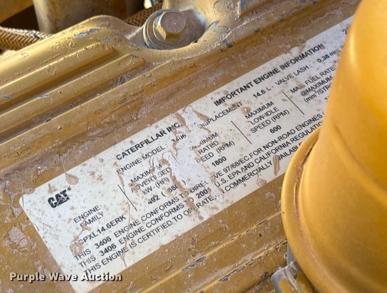 image for item EF6236 2001 Caterpillar D8R dozer