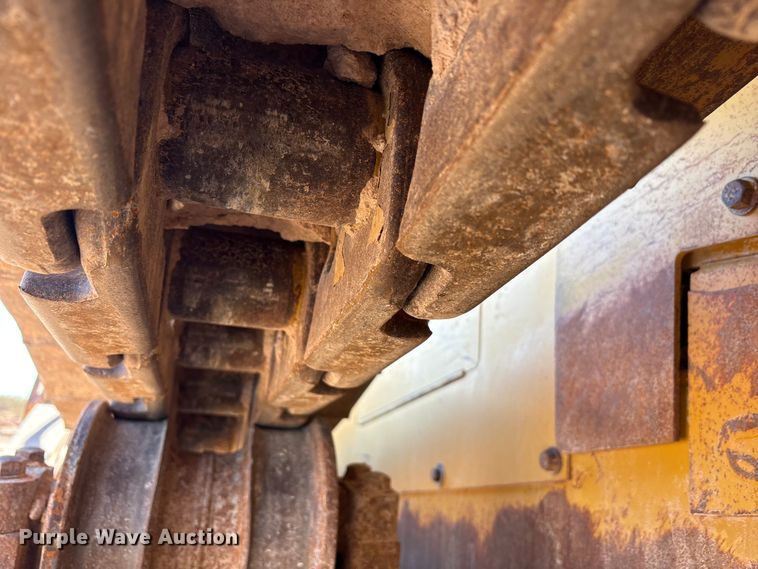 image for item EF6236 2001 Caterpillar D8R dozer