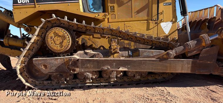 image for item EF6236 2001 Caterpillar D8R dozer