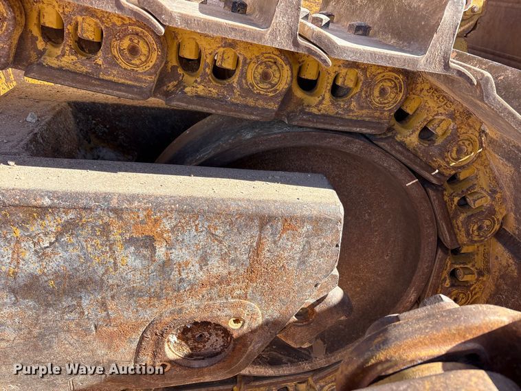 image for item EF6236 2001 Caterpillar D8R dozer