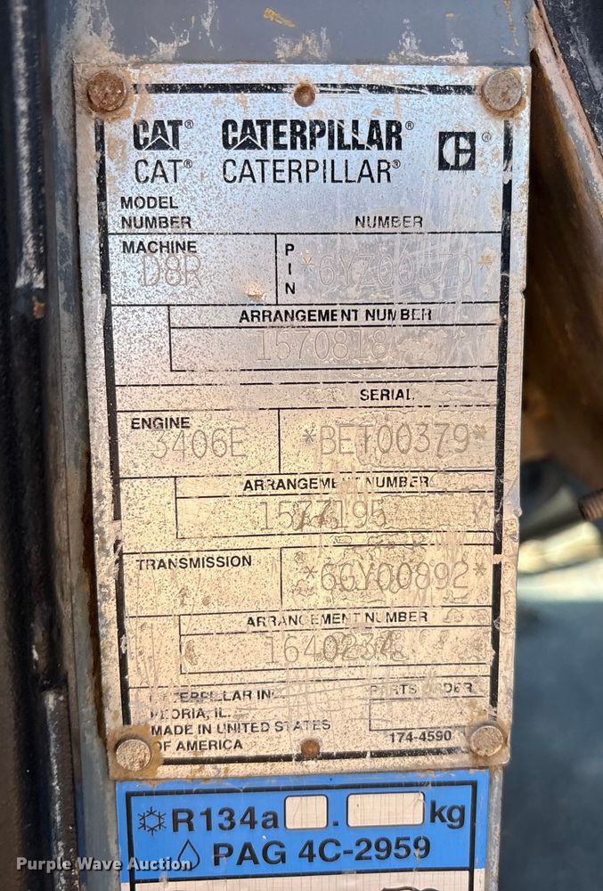 image for item EF6236 2001 Caterpillar D8R dozer