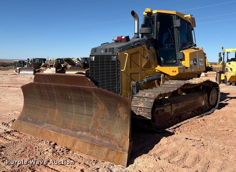 image for item EF6238 2019 John Deere 850K dozer