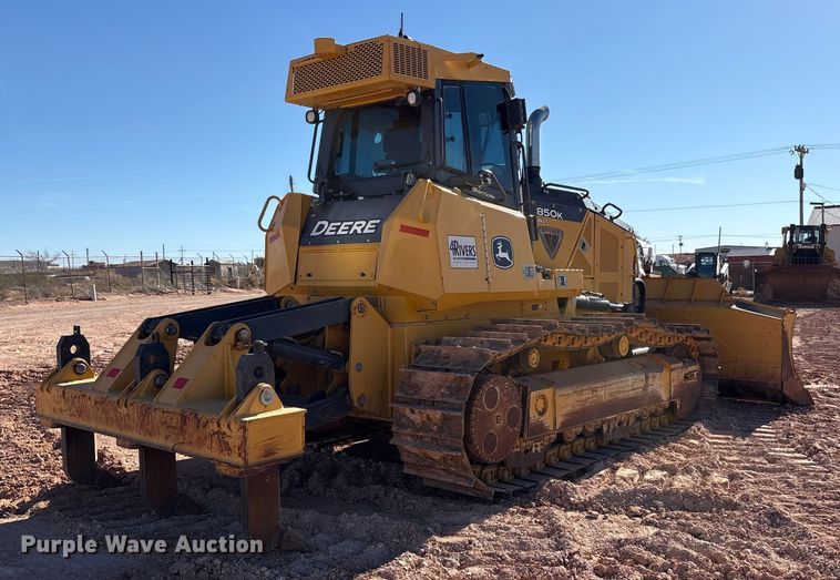 image for item EF6238 2019 John Deere 850K dozer