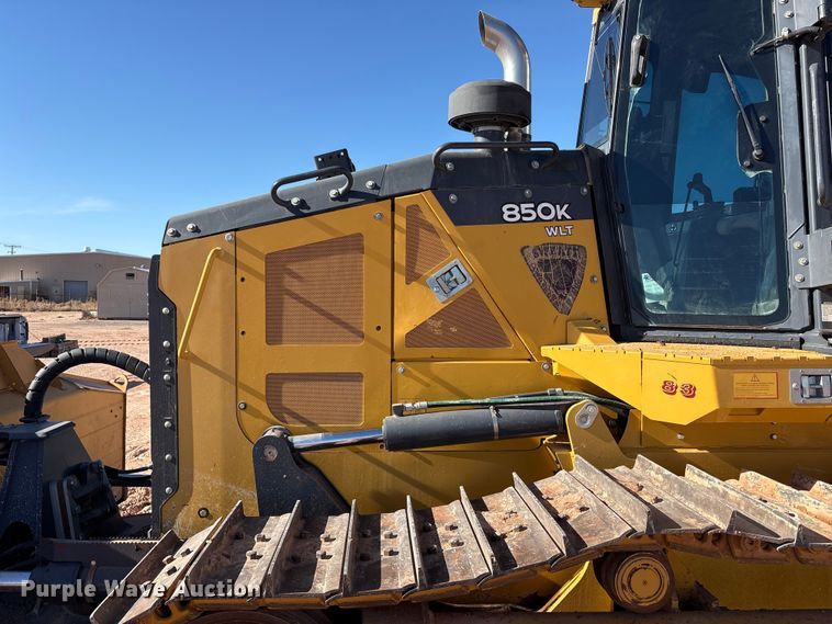 image for item EF6238 2019 John Deere 850K dozer