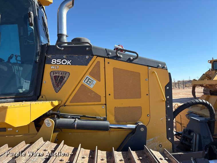 image for item EF6238 2019 John Deere 850K dozer