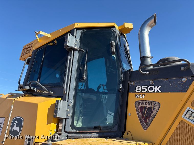 image for item EF6238 2019 John Deere 850K dozer