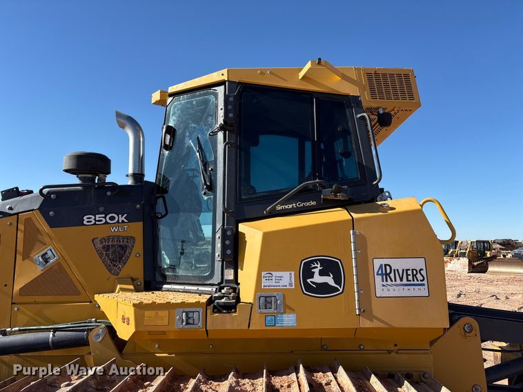 image for item EF6238 2019 John Deere 850K dozer