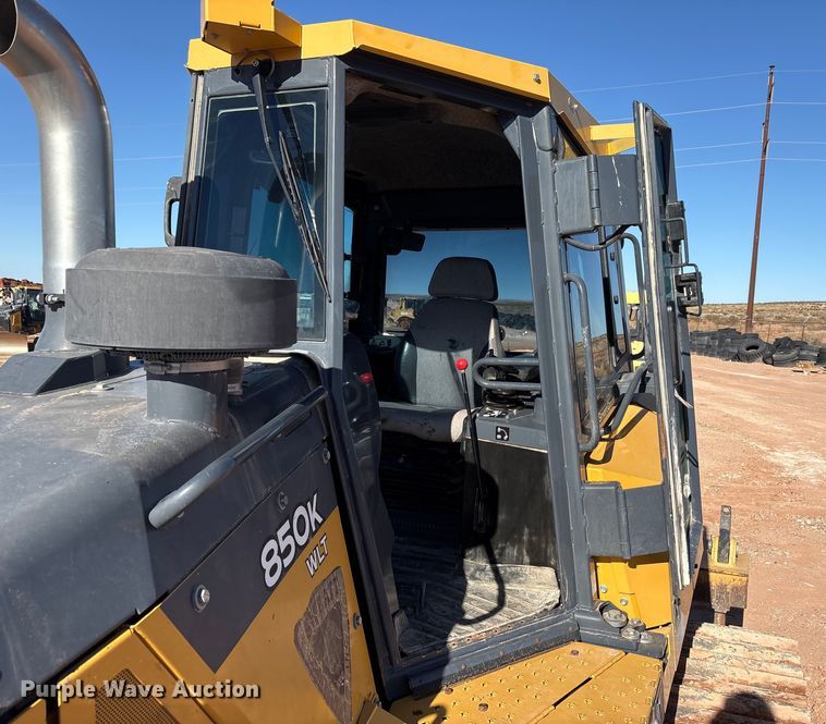 image for item EF6238 2019 John Deere 850K dozer