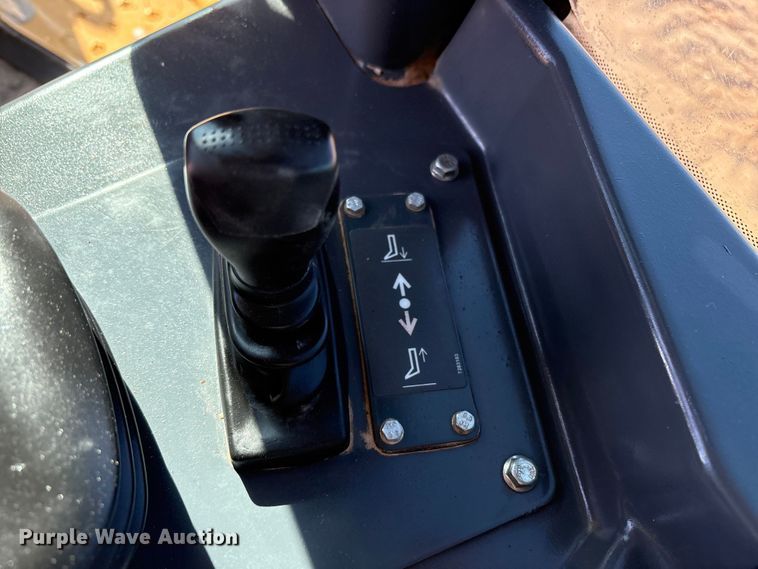 image for item EF6238 2019 John Deere 850K dozer