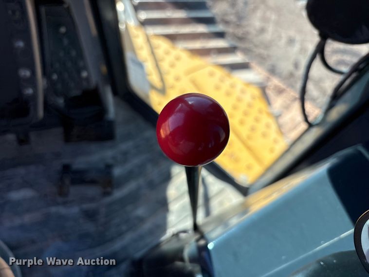 image for item EF6238 2019 John Deere 850K dozer